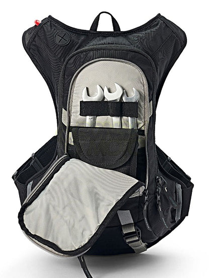 ロウ8 ハイエンドモデル 3Lハイドレーションパック付属  カーボンブラック