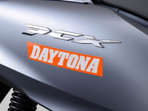 DAYTONA ステッカー オレンジ/白(文字) 150mm×30mm 角ステッカー