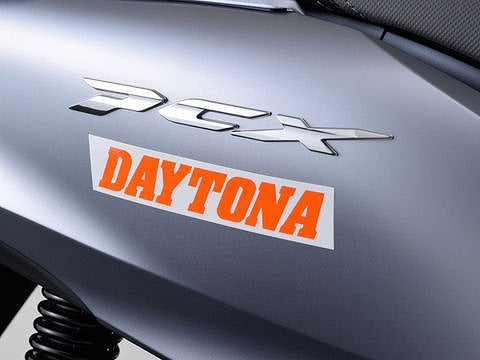 DAYTONA ステッカー 白/オレンジ(文字) 150mm×30mm 角ステッカー