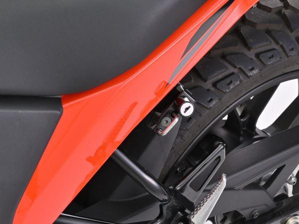 ヘルメットホルダー Vストローム250SX