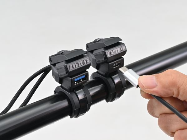バイク専用USB電源 Type-A+Type-C QC3.0/PD3.0 Φ22.2～28.6 – バイクマン