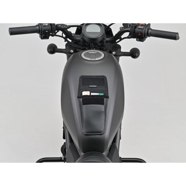 小物入れ付きレザータンクパッド ブラック H165mm×W122mm プレーン