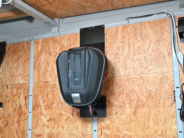 GIVIトップケース用ディスプレイラック