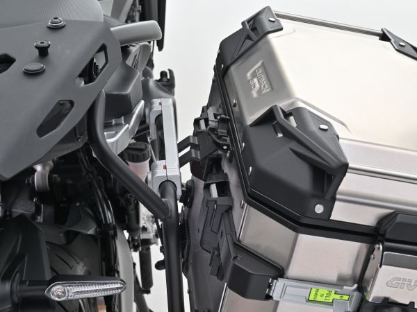 GIVI ジビ OBKEV37AR 37L シルバー 奥行557×幅266×高さ393(mm)