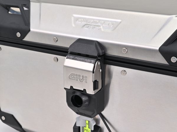 GIVI OBKEV58A 58L Silver, 456mm (Depth) x 586mm (Width) x 325mm (Height)