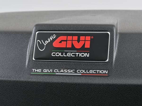 GIVI E20NW 未塗装ブラック D440×W520×H300mm 3.3kg