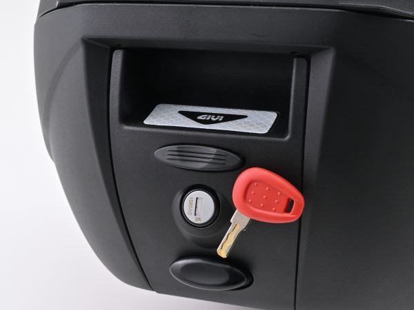 GIVI C30N 未塗装ブラック D394×W420×H301mm 2.6kg