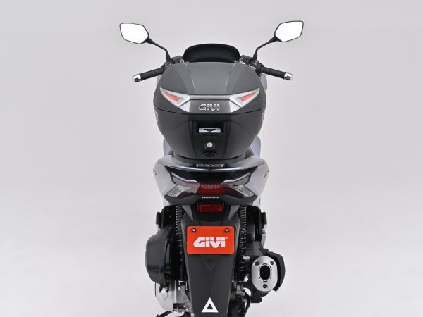 GIVI C30NT TECH未塗装ブラック D394×W420×H301mm 2.6kg