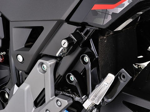 ヘルメットホルダー V-strom250 '17?'21