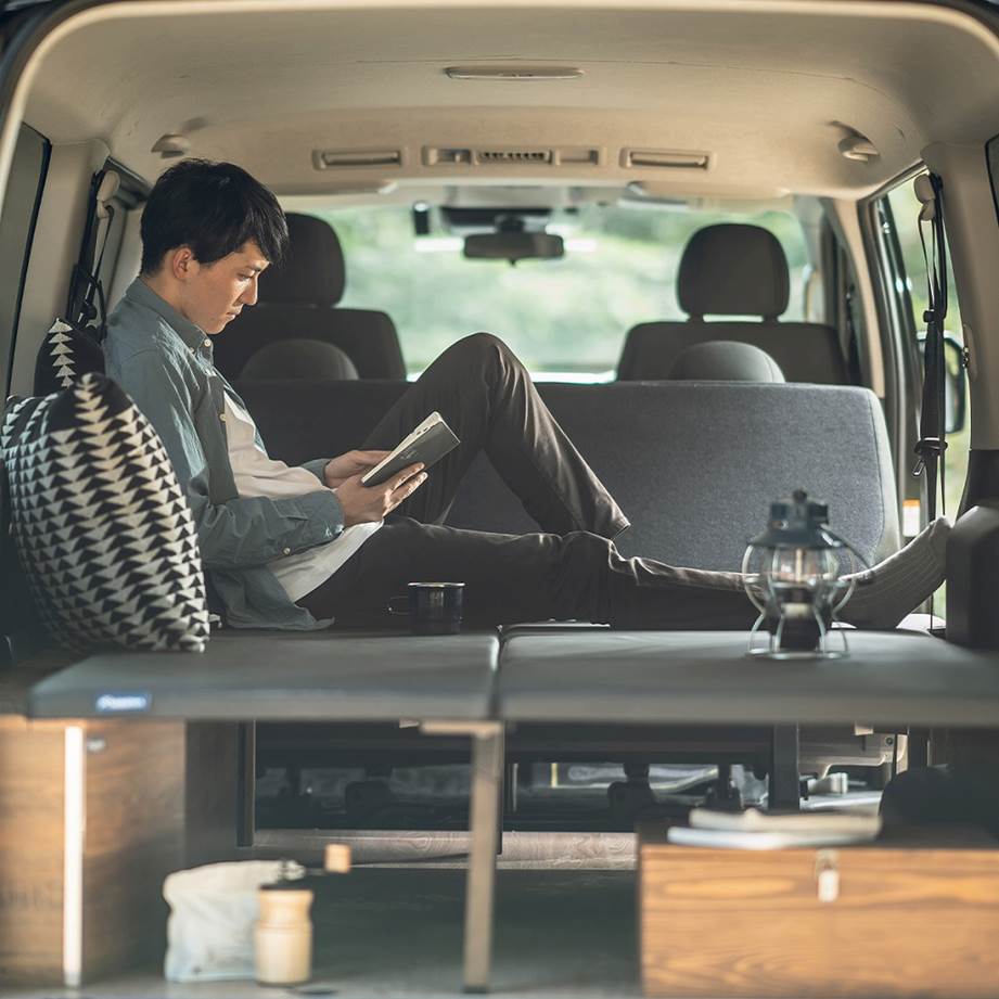 フルフラットベッドキット キャラバン ブラックレザー 電動スライドドア無