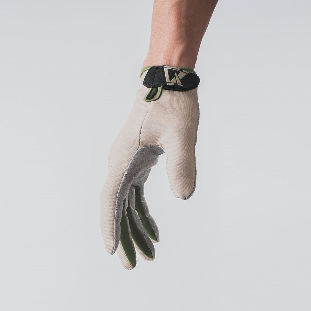 ベイシスグローブ オリーブ