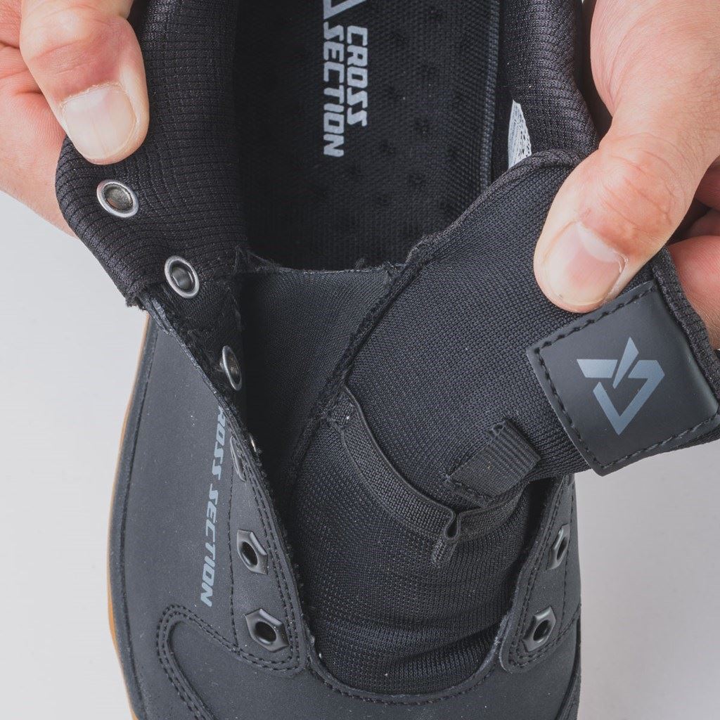 ベイシスフラットペダルシューズ ブラック