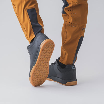 ベイシスフラットペダルシューズ ブラック