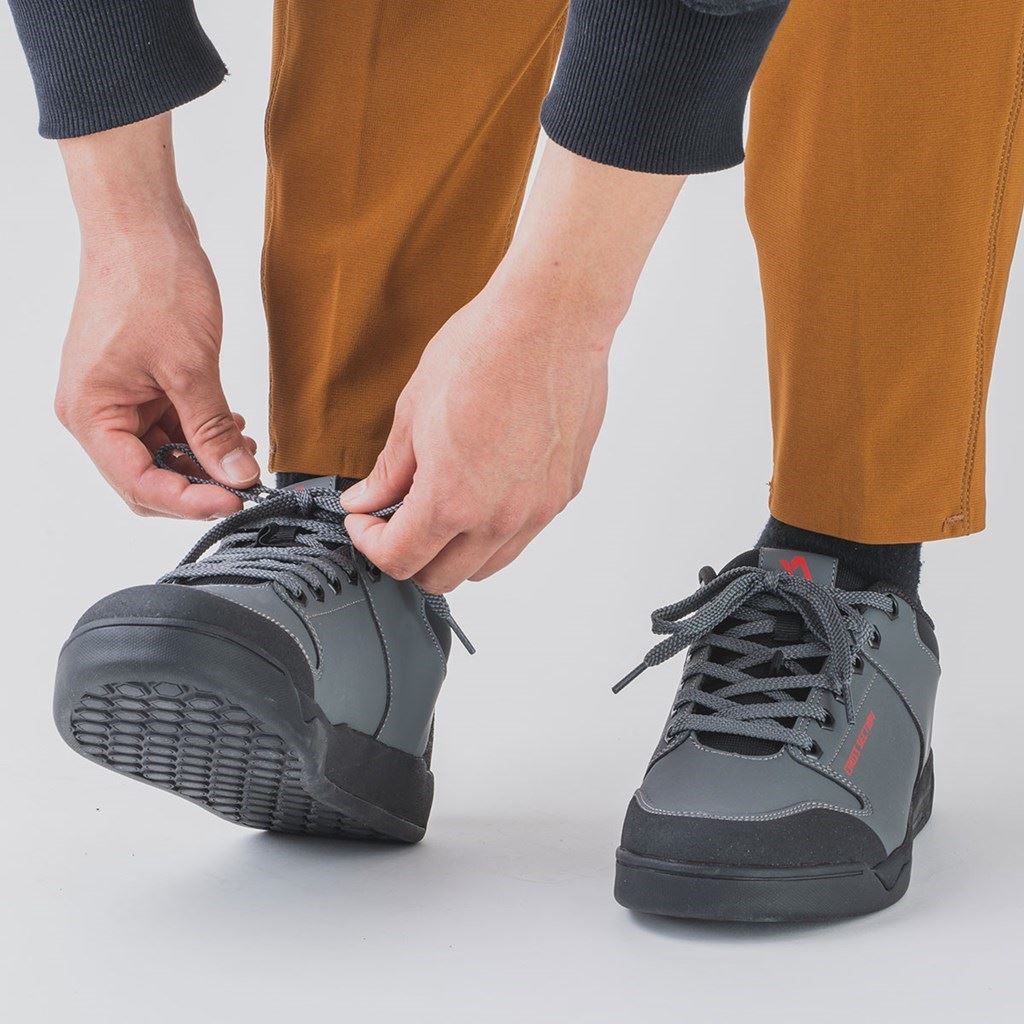 ベイシスフラットペダルシューズ グレー