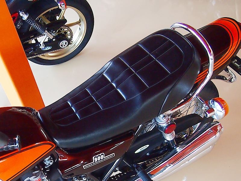 シートASSY あんこ抜き Z1/Z2