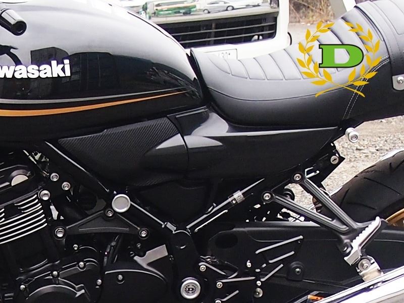 Z1タイプ サイドカバーフロントセクション 左側 カーボン 1枚 Z900RS/CAFE