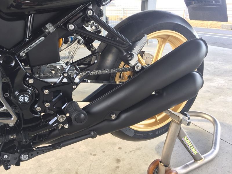 4本マフラー レーシング ブラック Z900RS/CAFE