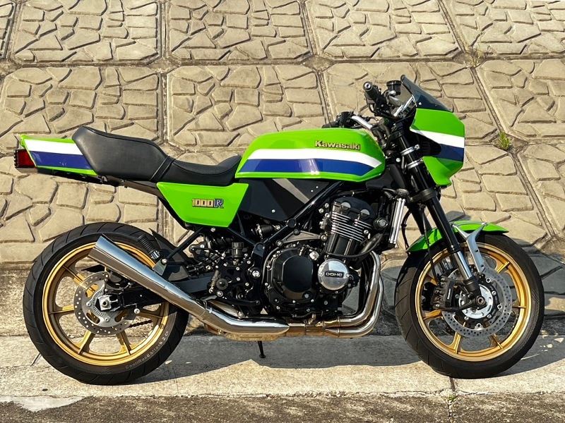 スリップオン式 メガホンエキゾーストマフラー ステンレス/バフ仕上げ Z900RS/CAFE/SE