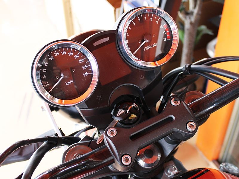 メーターアップステー Z900RS