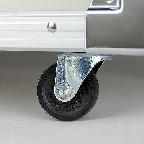 アルミトランク 本体外寸(内寸)：556(540)X338(320)X168(160)mm 重量：4.6kg 耐荷重：15kg 付属：カギ付