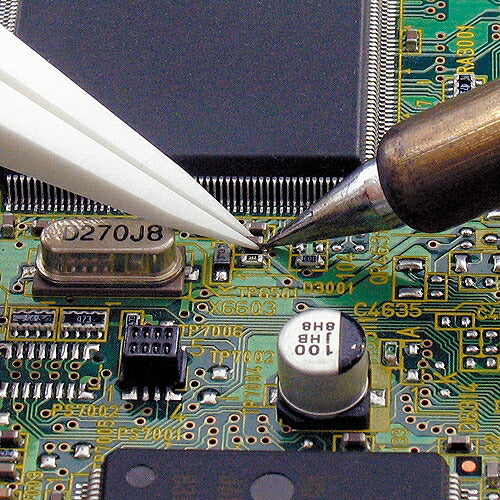 セラミックピンセット 標準先細タイプ ピンセット サイズ：130X10mm 材質：非磁性ステンレス(本体部)､ジルコニアセラミック(チップ部) 先端サイズ：0.5mm チップ耐熱温度：1000℃