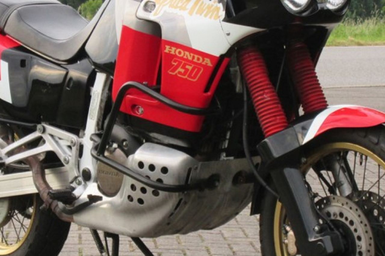 Tank Guard Black XRV750 Africa Twin 750