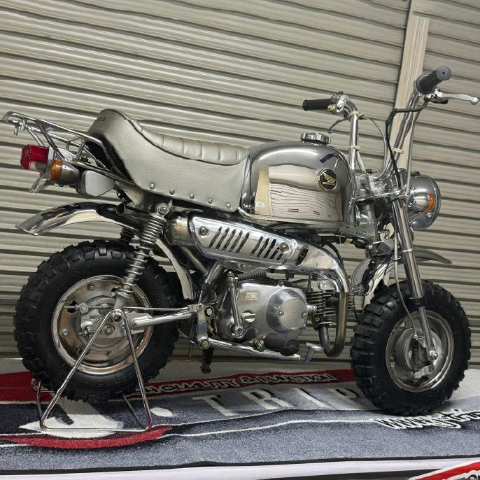 三角スタンド メッキ 小(8インチ モンキー/ゴリラ用)