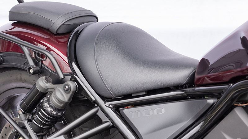 フロントリーチシート ブラック レブル1100/T