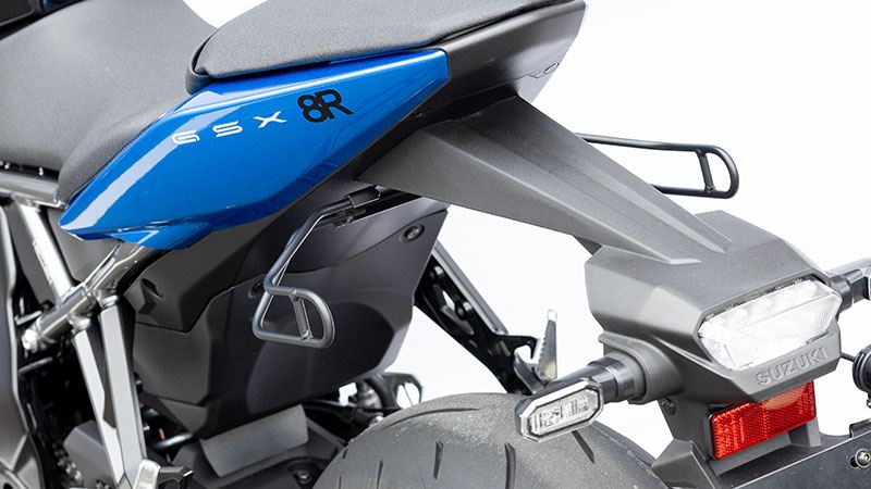 バッグサポート 左右一体式 マットブラック GSX-S8 GSX-8R