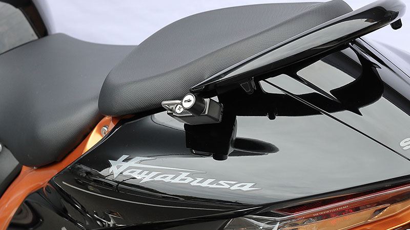 ヘルメットロック ブラック ハヤブサ 隼