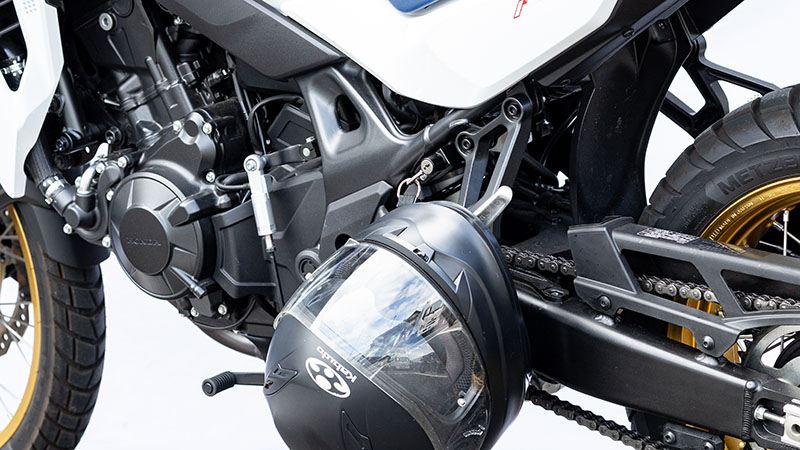ヘルメットロック ブラック XL750 トランザルプ