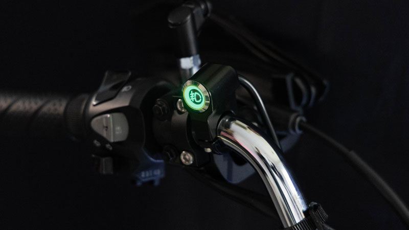 フォグランプスイッチ クランプタイプ（22mm） ブラック/シルバー  12V車専用
