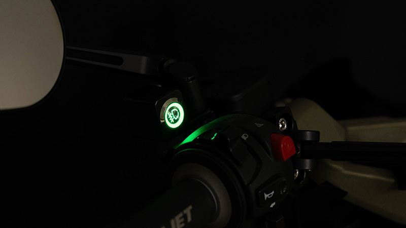 フォグランプスイッチ ミラーネジ部共締めタイプ（10mm） ブラック/シルバー  12V車専用