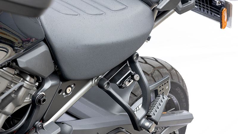 ヘルメットロック ブラック パンアメリカ1250/SPL