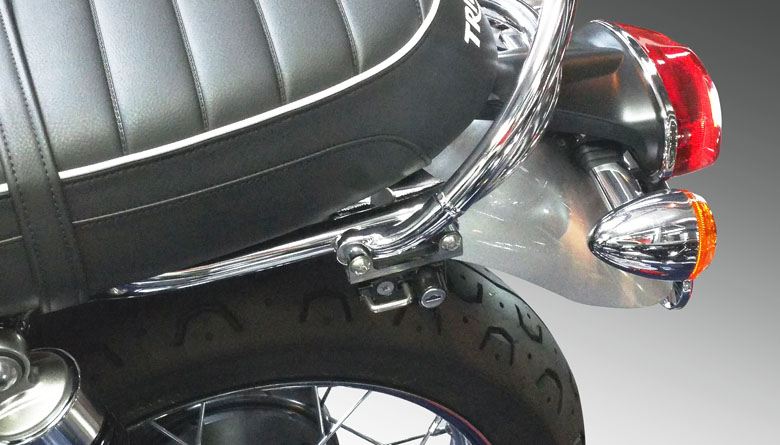 ヘルメットロック ブラック ボンネビル T120