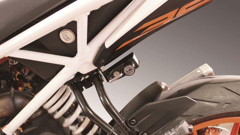 ヘルメットロック ブラック KTM DUKE125/250/390 17Y-