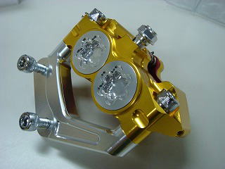 アルミ削りだしキャリパー (4POT/200mmディスク用/ゴールド)