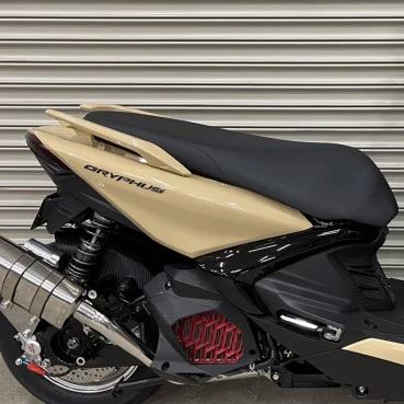 ストリートフラットシート シグナスグリファス