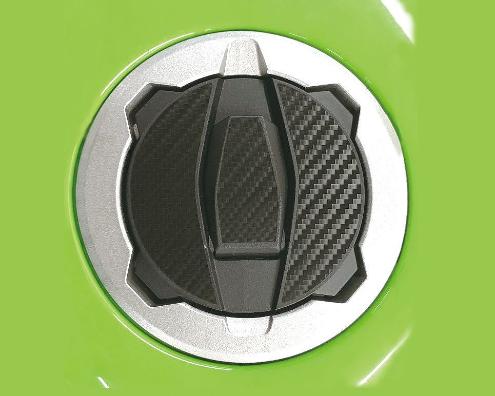 タンクキャップデカール カワサキ/タイプ1 ブラック/カーボン調 ニンジャ ヴェルシス Z250/400/650/900