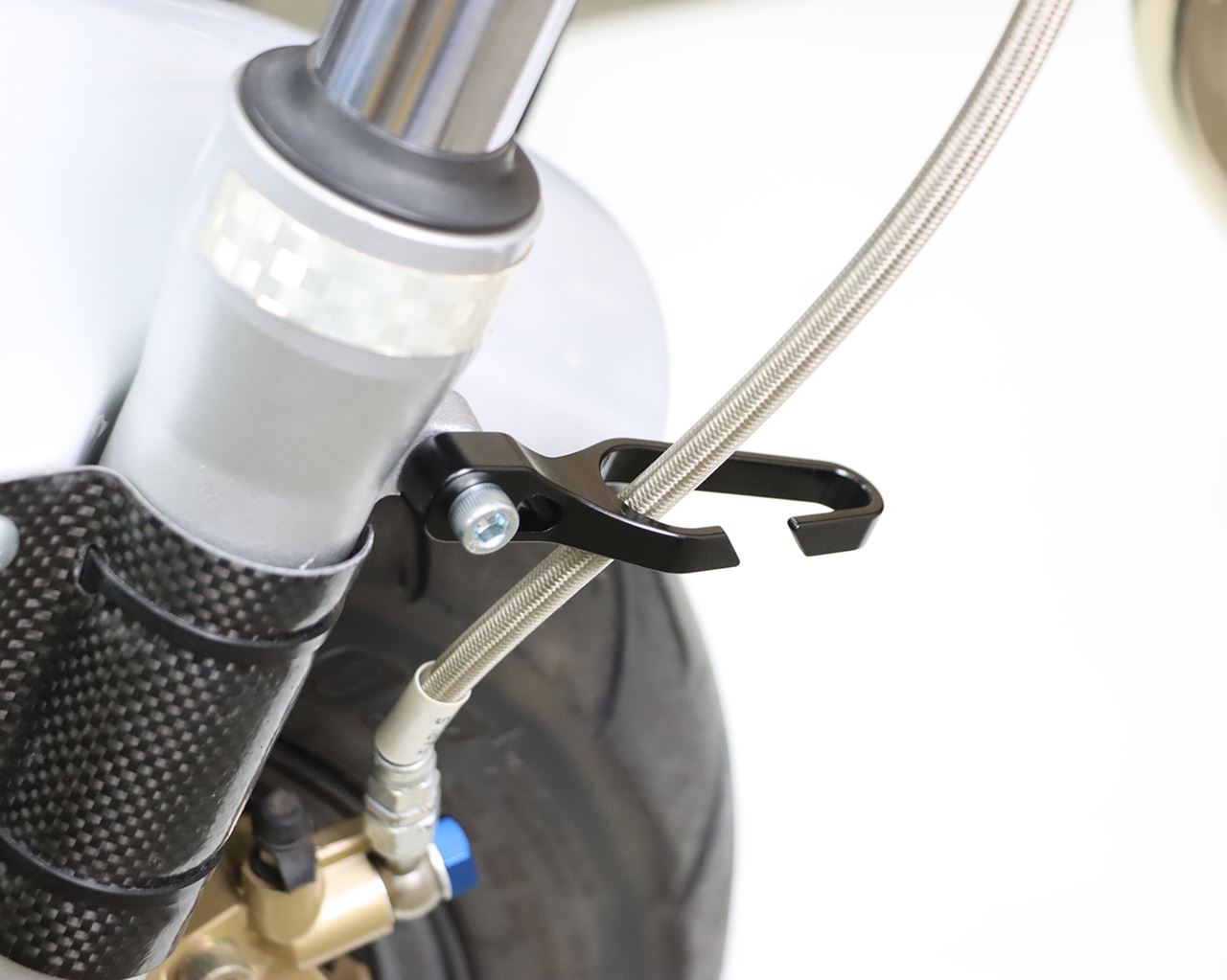 ブレーキホースガイド ブラック タイプ2 汎用 1個入り – バイクマン