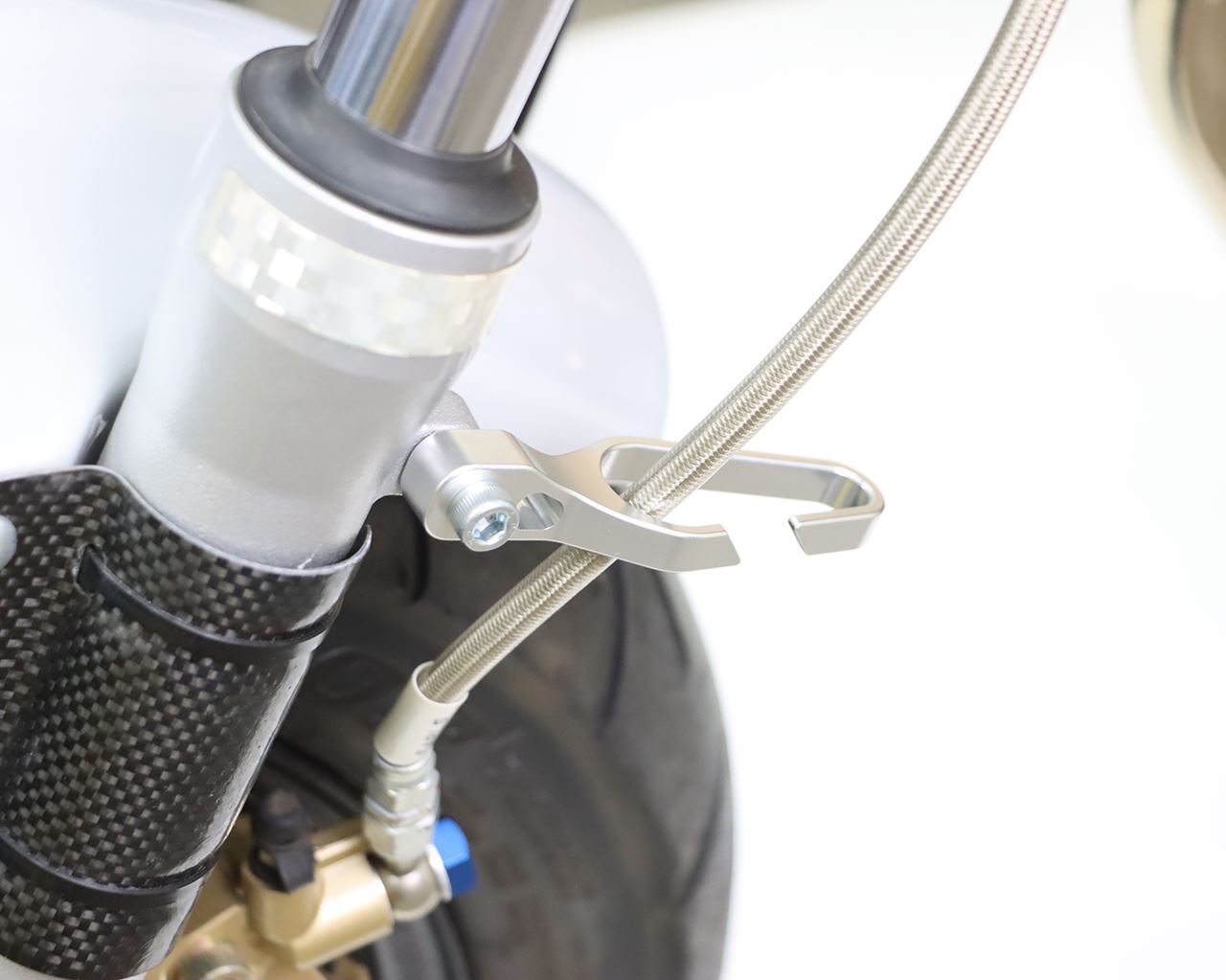 ブレーキホースガイド シルバー タイプ2 汎用 1個入り