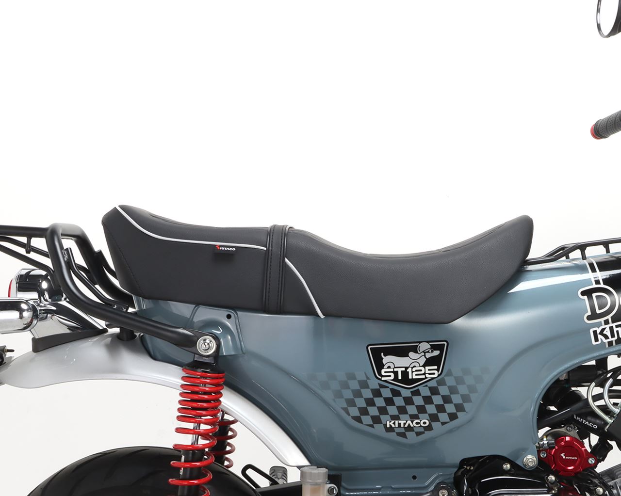 Custom Seat with White Piping Type 2 Dax 125