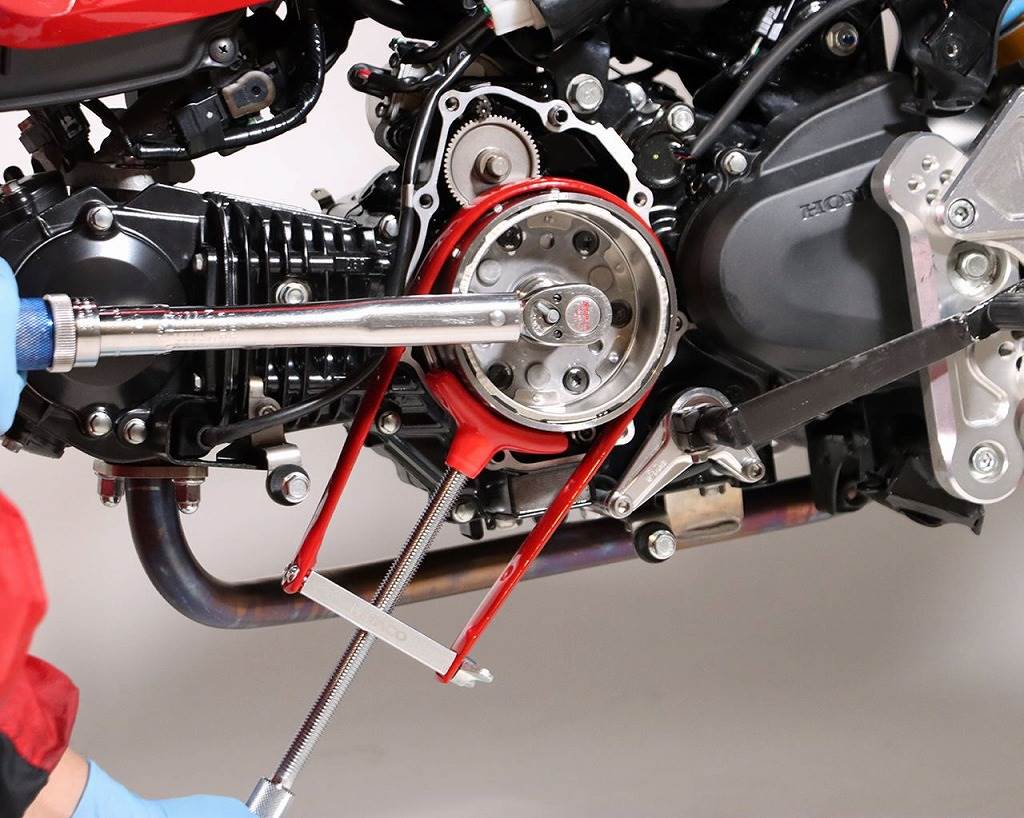 Flywheel and Pulley Holder