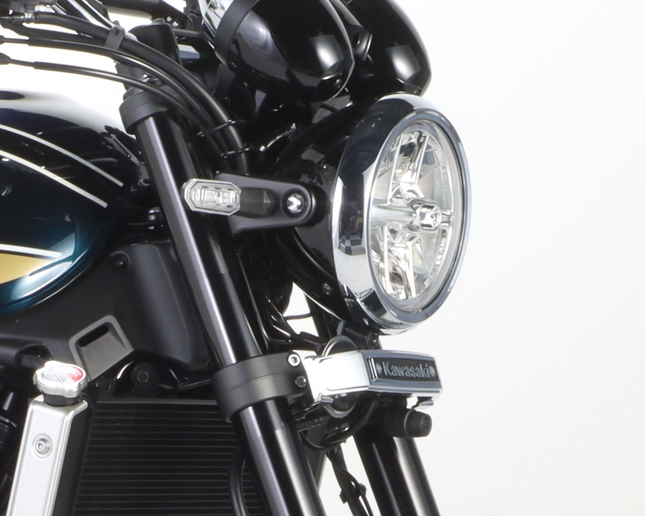 Front Emblem Kit - Silver, Small Type Z900RS/SE