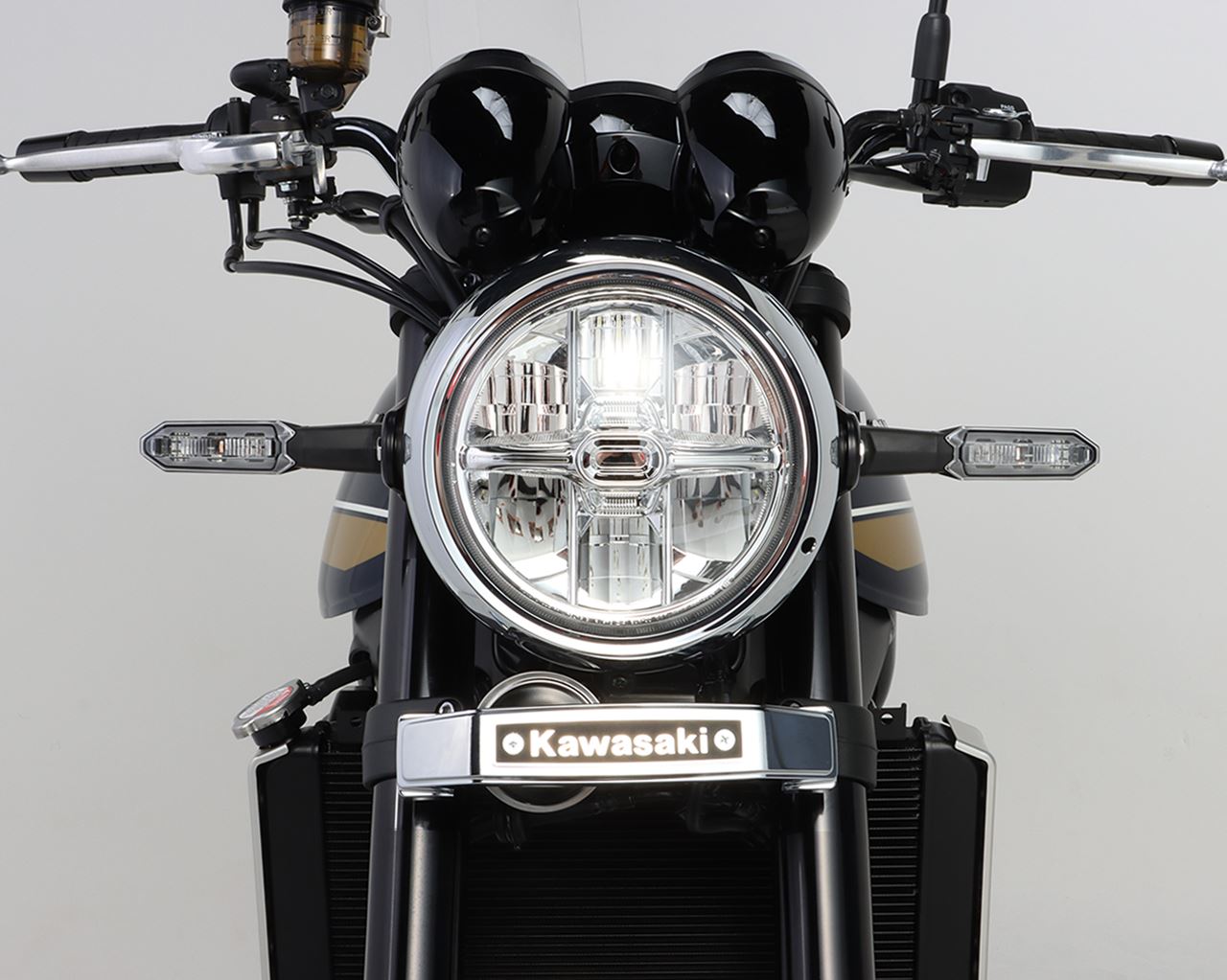 Front Emblem Kit - Silver, Small Type Z900RS/SE