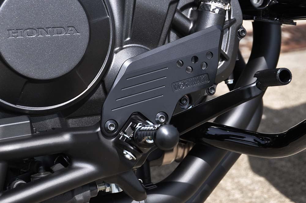 ステップホールドプレート REBEL1100 ブラックアルマイト レブル