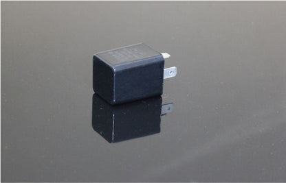 LED-compatible universal IC turn signal relay (12V 3-pin) CF13 30×30×35mm