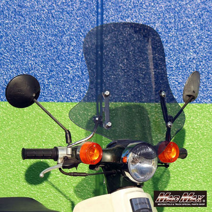 MrQuick製 フロントスクリーン スモーク 高さ429×上幅370×下幅448mm 汎用