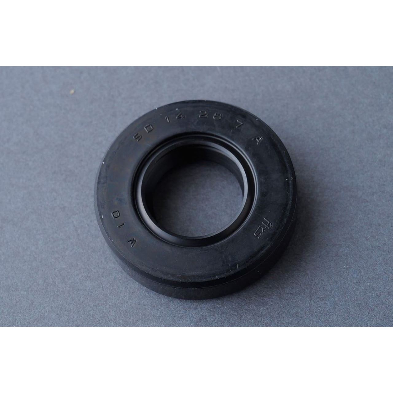 ミッションカバーオイルシール サイズ：14×28×7mm CB750 K0-K4