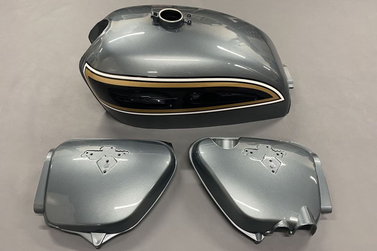 タンク&サイドカバー アーマーシルバーメタリック CB750